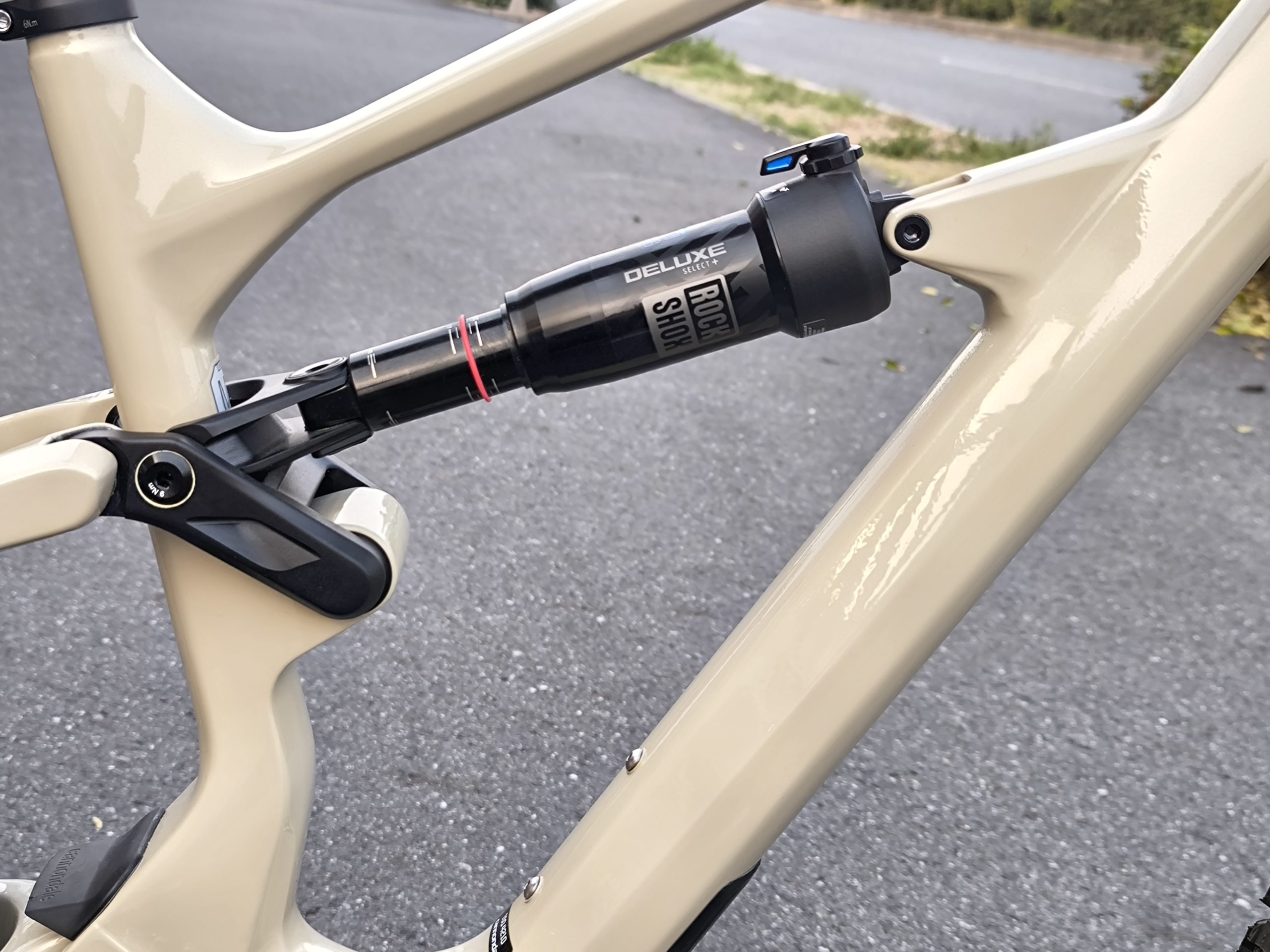 【店頭納車限定 半額特価】Cannondale Habit Carbon 2 Mサイズ - 画像 (3)